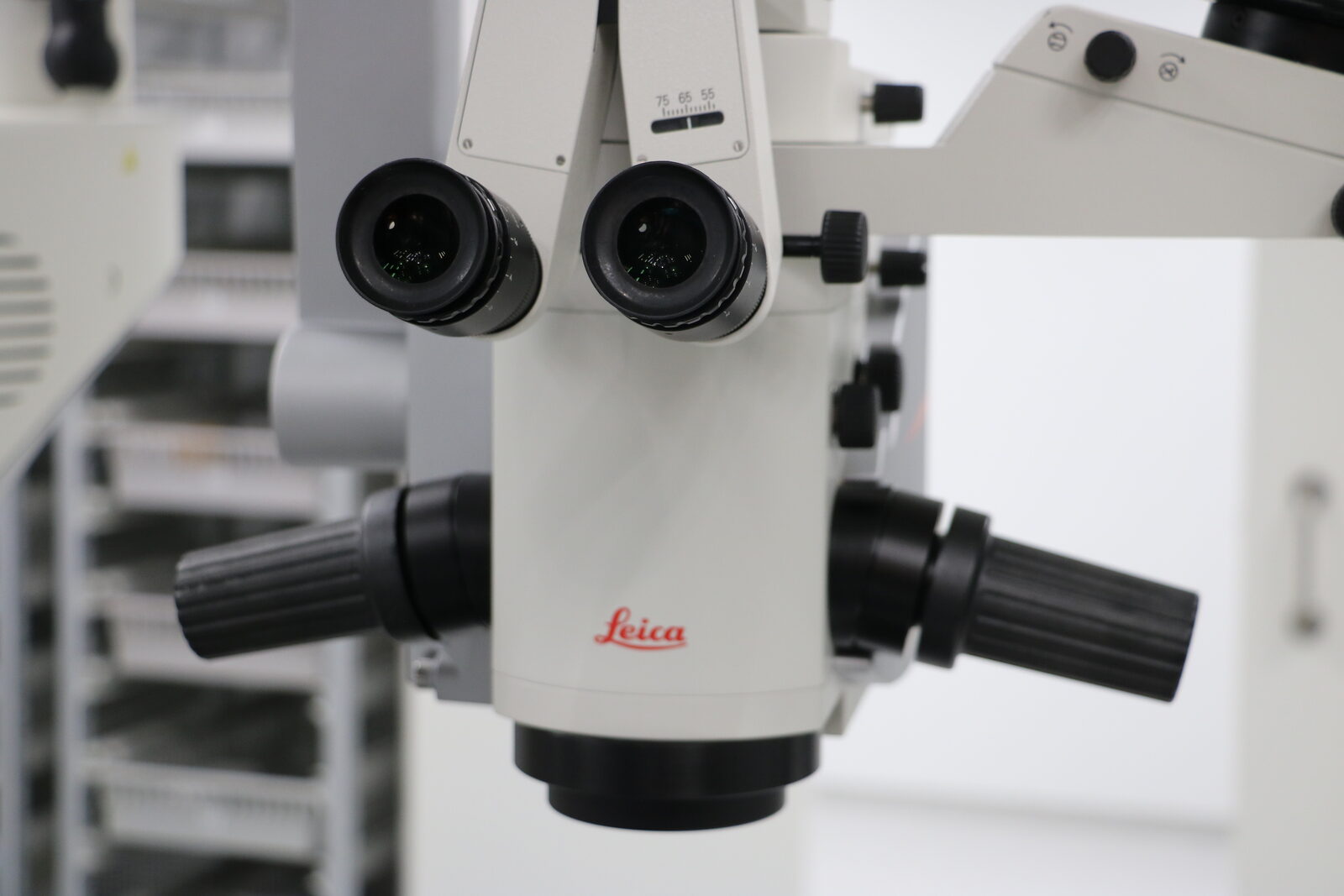 Microscope opératoire Leica